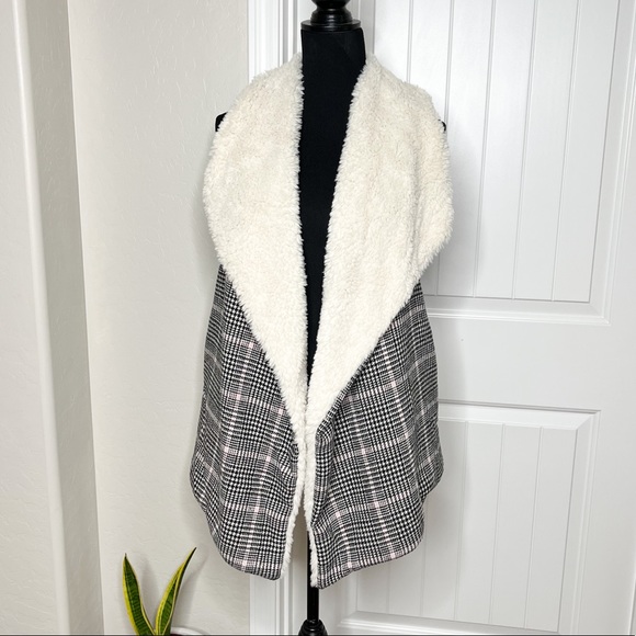 Westbound Reversible Winter Vest - Picture 3 of 8